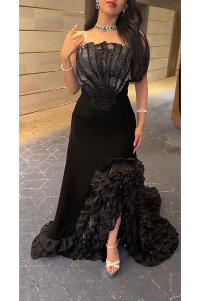 MEZON FASHION Evening dress with a distinctive design