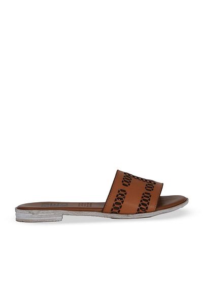 Bueno Shoes Tan Dark Leather Women's Flat Slippers 01We2302