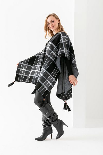 T Crazy T-Crazy Plaid Pattern Fisherman Stitch Patterned Woven Knitwear Poncho, Leather and Button Detail Tassel Poncho