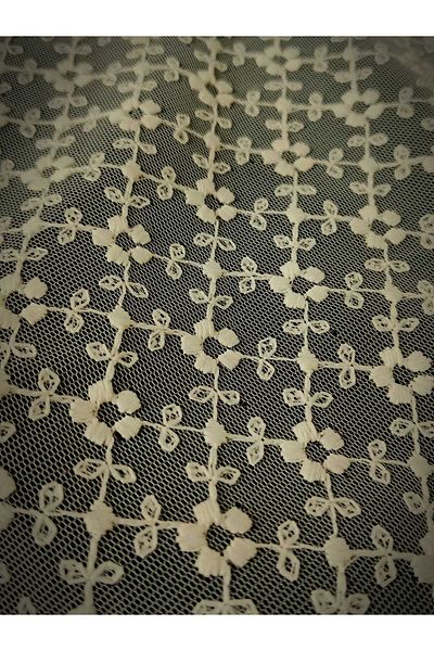 Mufincollection Self-Tie - Beige Lace Fabric Bandana – Triangle Form, Handmade, Elegant Accessory