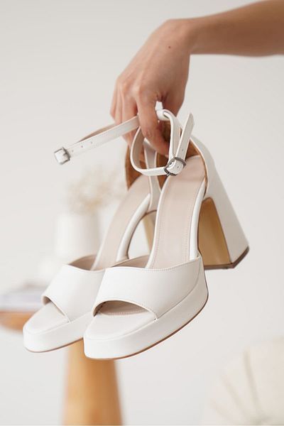 ripuvainen Falora Women's Stylish Detailed High Heel Sandals - White