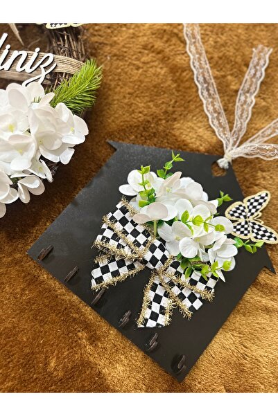 Marrone Σετ διακοσμητικό στεφάνι και μπρελόκ για πόρτα με λευκά λουλούδια και γράμματα «Καλώς ήρθατε» – Διακοσμητικό στεφάνι με ψάθινο δαχτυλίδι