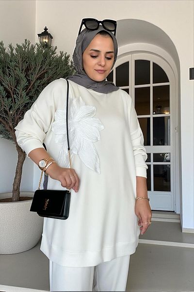 Aselim Hijap Moda Cotton Fabric Flower Detailed Double Suit |   Pants & Tunic with Pockets Ecru
