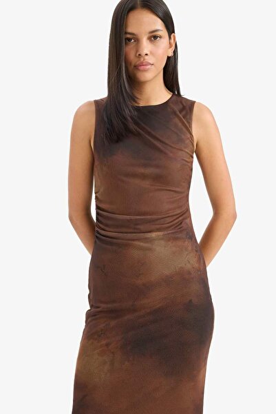 DeFacto Bodycon Bodycon που αγκαλιάζει το σώμα με μοτίβο τούλι αμάνικο μίντι φόρεμα E7402AX25AU