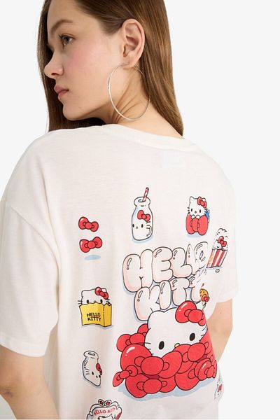 DeFacto New Season Coool Hello Kitty Oversize Wide Fit Crew Neck Back Printed Short