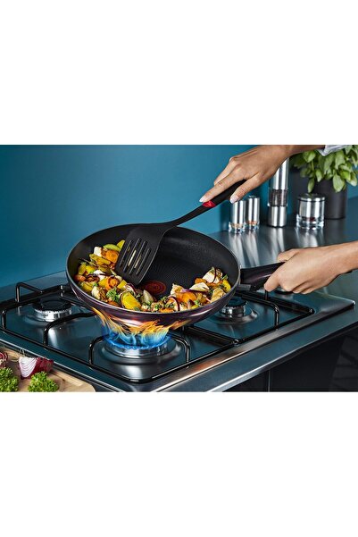 TEFAL 28 cm Frying Pan - 100% Made in France - Non-Stick with Thermo-Spot - Resist Intense D5220683