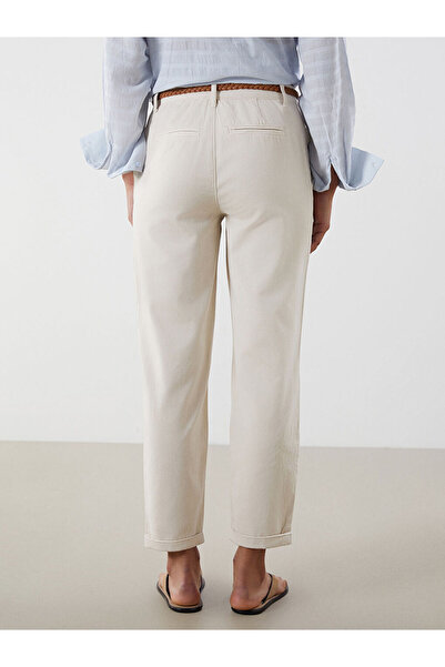 LC Waikiki LCW Jeans Bej Beli Kemerli Carrot Fit Kadın Jean Pantolon W5JT13Z8NVY25