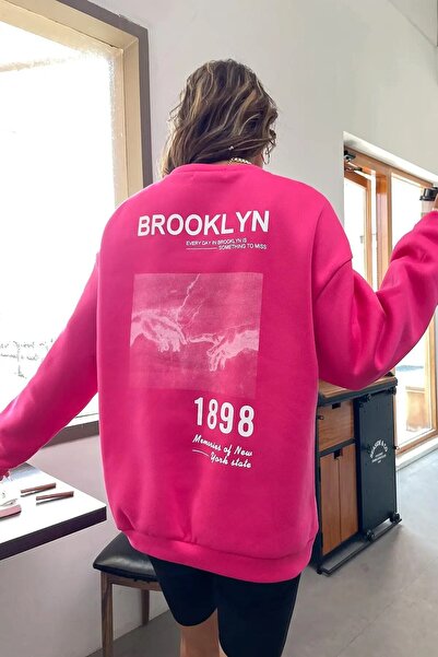 NoVibe Hanorac cu decolteu cu imprimeu la spate Brooklyn1898 de mărime mare