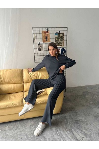 02Lady Fashion Wide Leg Modal Fabric Tracksuit Set with Grass Detail