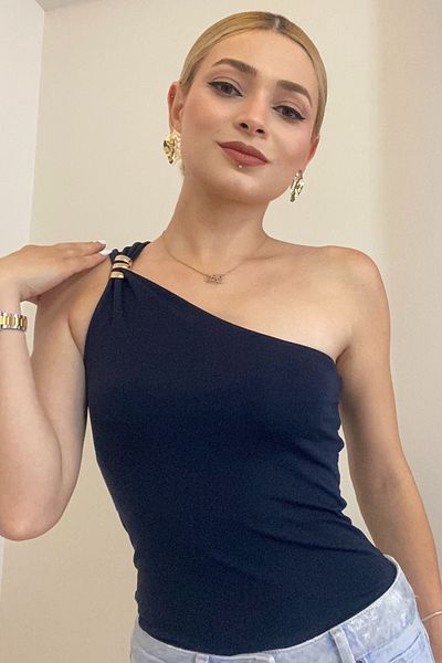 moddosa fashion Gold Accessory Buckle One Shoulder Asymmetric Collar Blouse