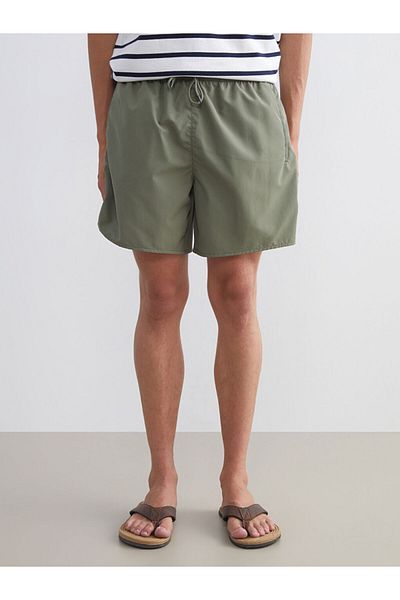 LC Waikiki Alegeri strălucitoare |   Pantaloni scurti de baie pentru bărbați de lungime scurtă kaki