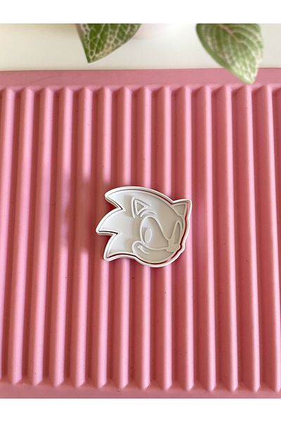 By Selen Suyolcu Sonic Cookie Stamp and Cutter