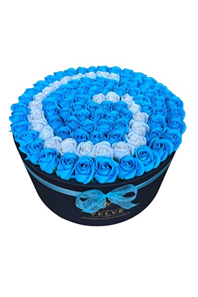 velve Aranjament floral personalizat cu litera, cutie rotunda neagra cu 151 trandafiri de sapun, Litera G