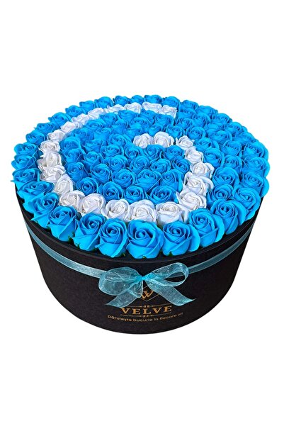 velve Aranjament floral personalizat cu litera, cutie rotunda neagra cu 151 trandafiri de sapun, Litera G