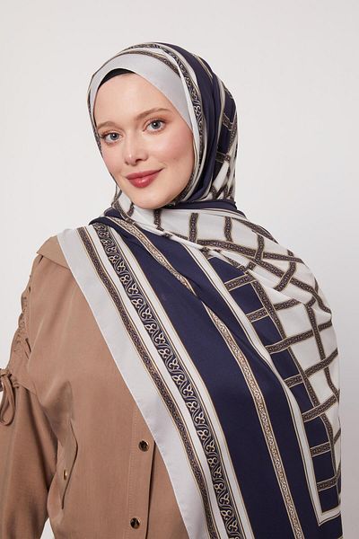 Levidor Beige Leaf Pattern Love Shawl