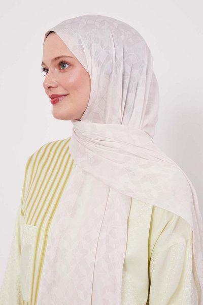 Levidor Beige Crystal Pattern Jacquard Capri Shawl