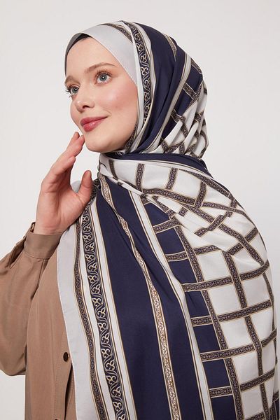 Levidor Beige Leaf Pattern Love Shawl