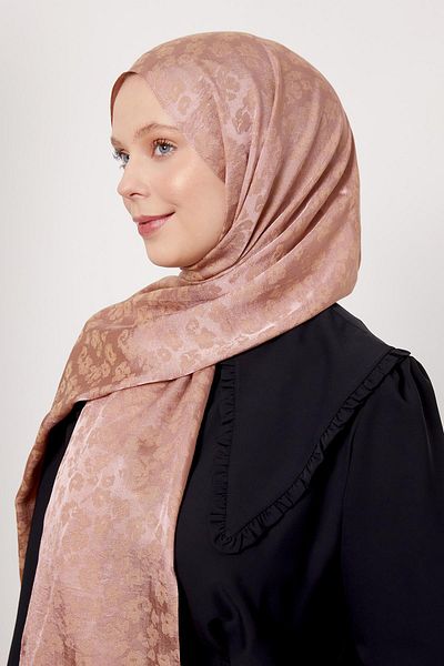 Levidor Rose Leopard Pattern Italian Jacquard Shawl