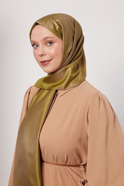 Levidor Green Silk Shawl