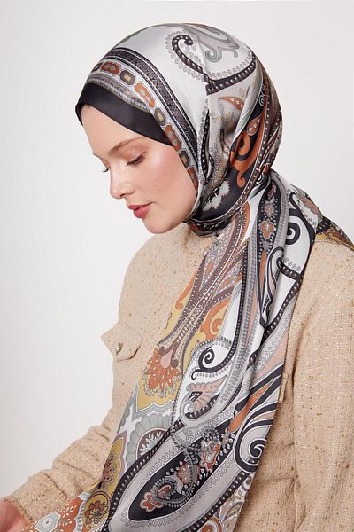 Levidor Black-Beige Edge Geometric Pattern Indian Silk Shawl
