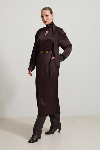 Setre Chocolate Neck Detailed Waist Belted Dress
