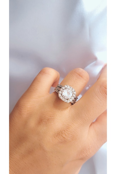 Çelik Çift Sıra Taşlı Kare Kesim Zirkon Kadın Gümüş Renk Yüzük