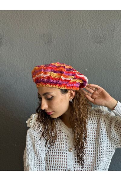 Gönülden Tasarım Hand Knitted French Painter Women's Beanie