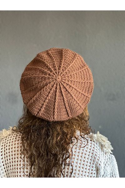 Gönülden Tasarım Hand Knitted French Painter Women's Beanie