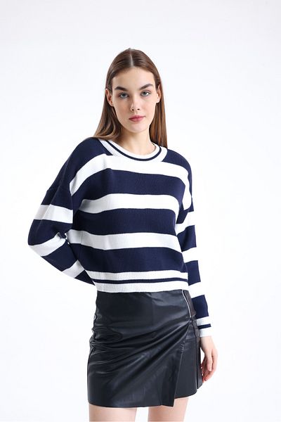 sole stories Women's Premium Soft Texture Crew Neck Striped Long Sleeve Crop Sweatshirt