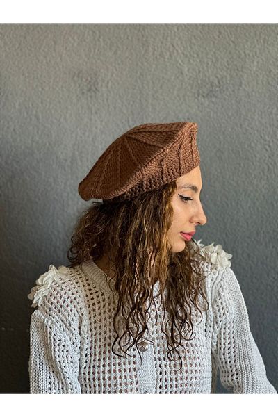 Gönülden Tasarım Hand Knitted French Painter Women's Beanie