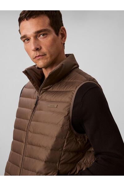 Calvin Klein SLVLSS LT WT NYLON PUFFER VEST
