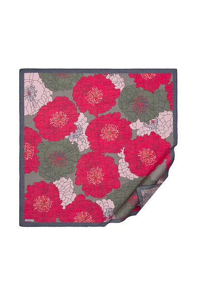 ipekevi Cherry Gray Hydrangea Basket Scarf