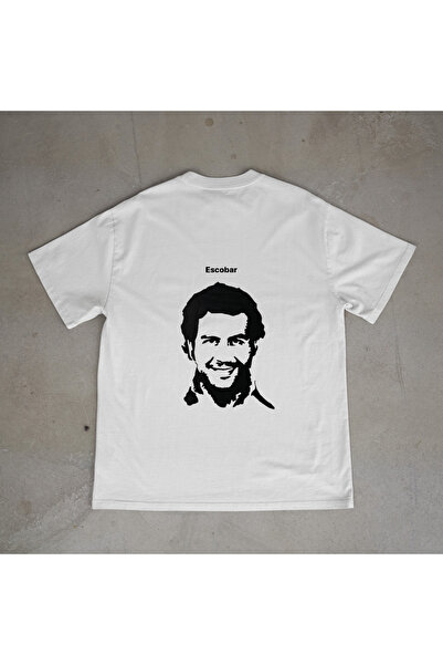 urbvn تي شيرت أبيض كبير الحجم مطبوع بتصميم إسكوبار