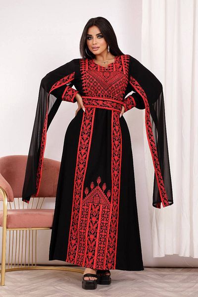 Lyaly aljlabyh The "Queen of Gold" jalabiya is a luxurious black dress with rich gold embroidery and enchanting traditional patterns, for a unique, regal look.