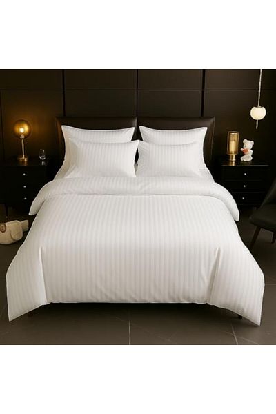 MAXQON 6-Piece Duvet Cover Set – Includes 1 Duvet Cover, 1 Fitted Sheet, 4 Pillowcases (White, Super King
