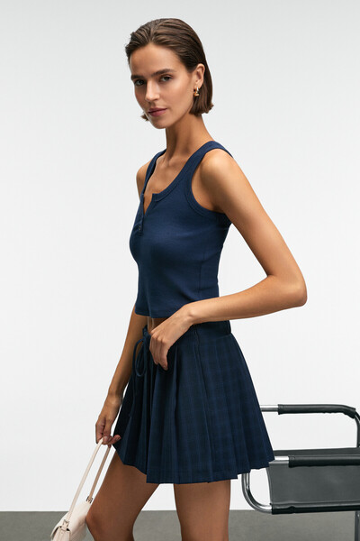 ETHIQUET MAVSERA Kadın Kalın Askılı U Yaka Patlı Düğmeli Crop Slim Lacivert Atlet