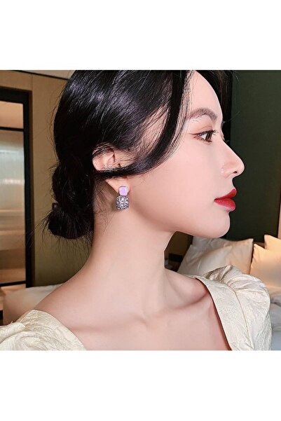 Gunessa Kare Küpe Lila Taşlı Zarif ve Şık Abiye Kadın Küpe Modeli