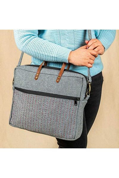 Farii Fari Handmade Laptop Bag