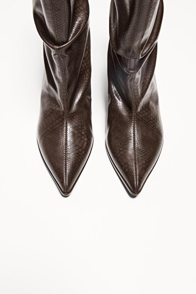 Bershka Kısa sivri topuklu slouchy bot
