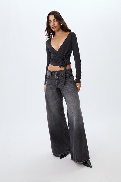 Stradivarius Low-waist wide-leg jeans with stars