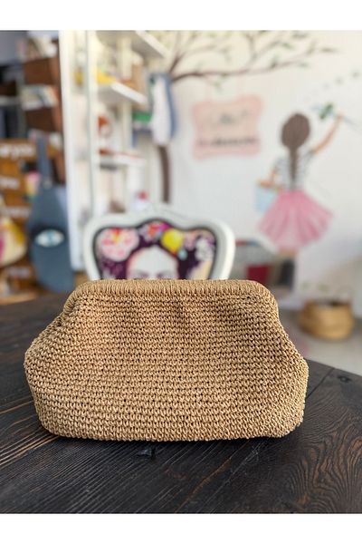 Desaryou Straw Bag with Burses