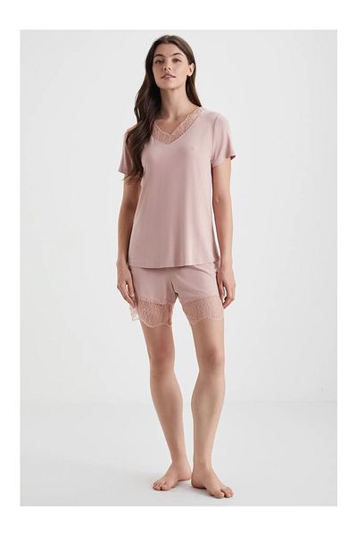 Penyemood Lace Detail V-Neck Short Sleeve Soft Textured Fabric Women's Shorts Pajama Set