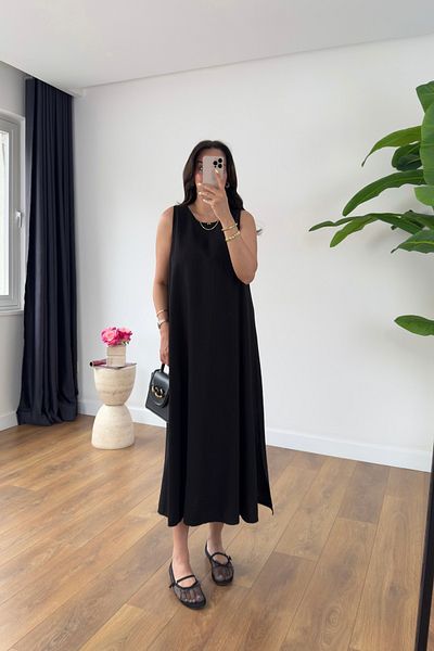 BİRCANÇİL Radi Black Slit Detailed Sleeveless Dress
