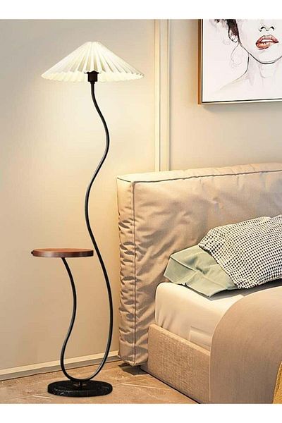 Generic مصباح أرضي بتصميم Nordic Atmosphere من DubaiGallery، إضاءة أرضية قائمة مع طاولة خشبية للتحكم في السطوع L