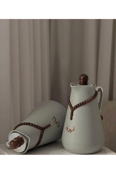 Generic Tea and coffee thermos set, each thermos holds 1 liter