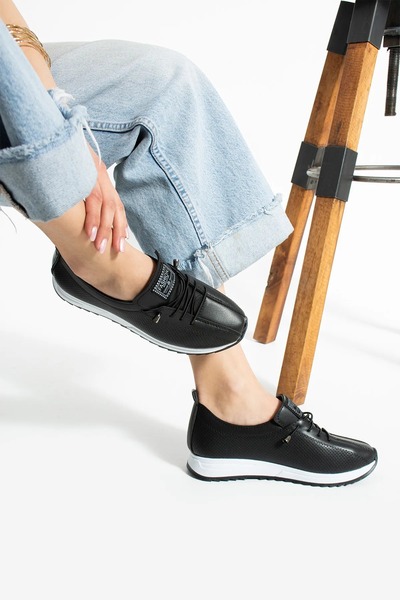 Çizmeli Kedi Siyah Bağcıklı Spor Ayakkabı Comfort Yumuşak Tabanlı Bağcıklı Snekaer