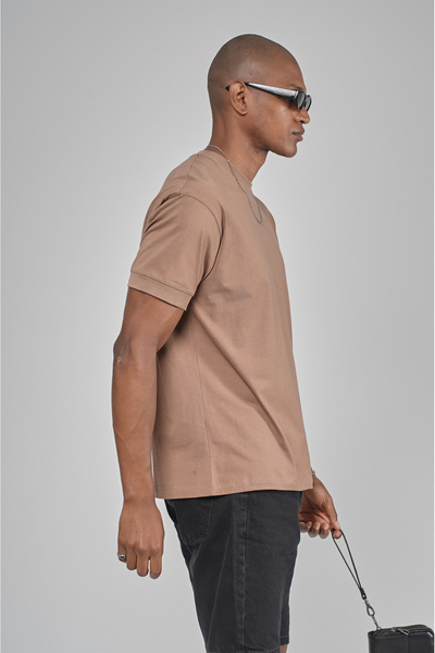 Butik TREND BIZ Μπλουζάκι με υφασμάτινο γιακά και μανίκια διπλής όψης με λεπτομέρεια ετικέτας με ραβδώσεις