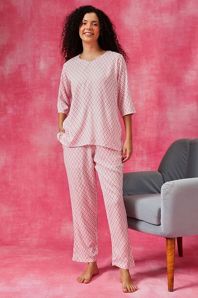 Clovia Geometric Print Kurta Top & Pyjama Set in White - Rayon