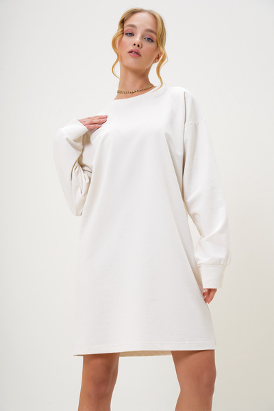 Trend Alaçatı Stili Women's White Crew Neck Sweatshirt Dress Alc-X13137