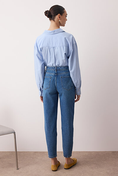 Trendyol Collection Tmavě modré Mom Jeans s vysokým pasem TWOSS25JE00277